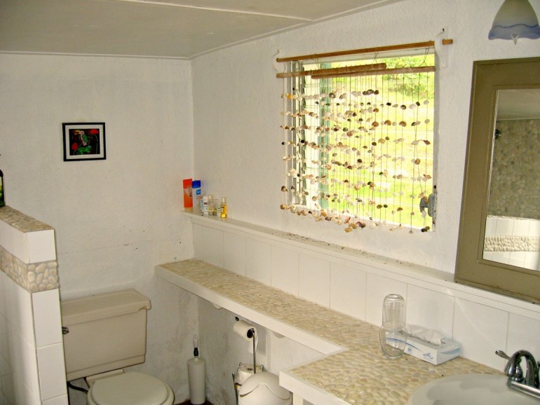 Althea Cottage Bathroom Saba