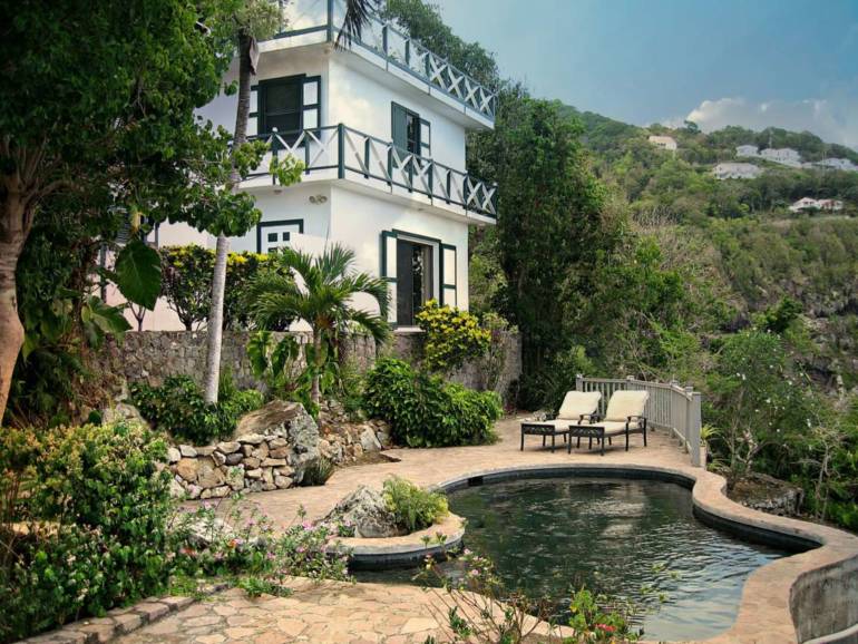Hummingbird Villa - For Sale - Albert & Michael - Saba Island Properties